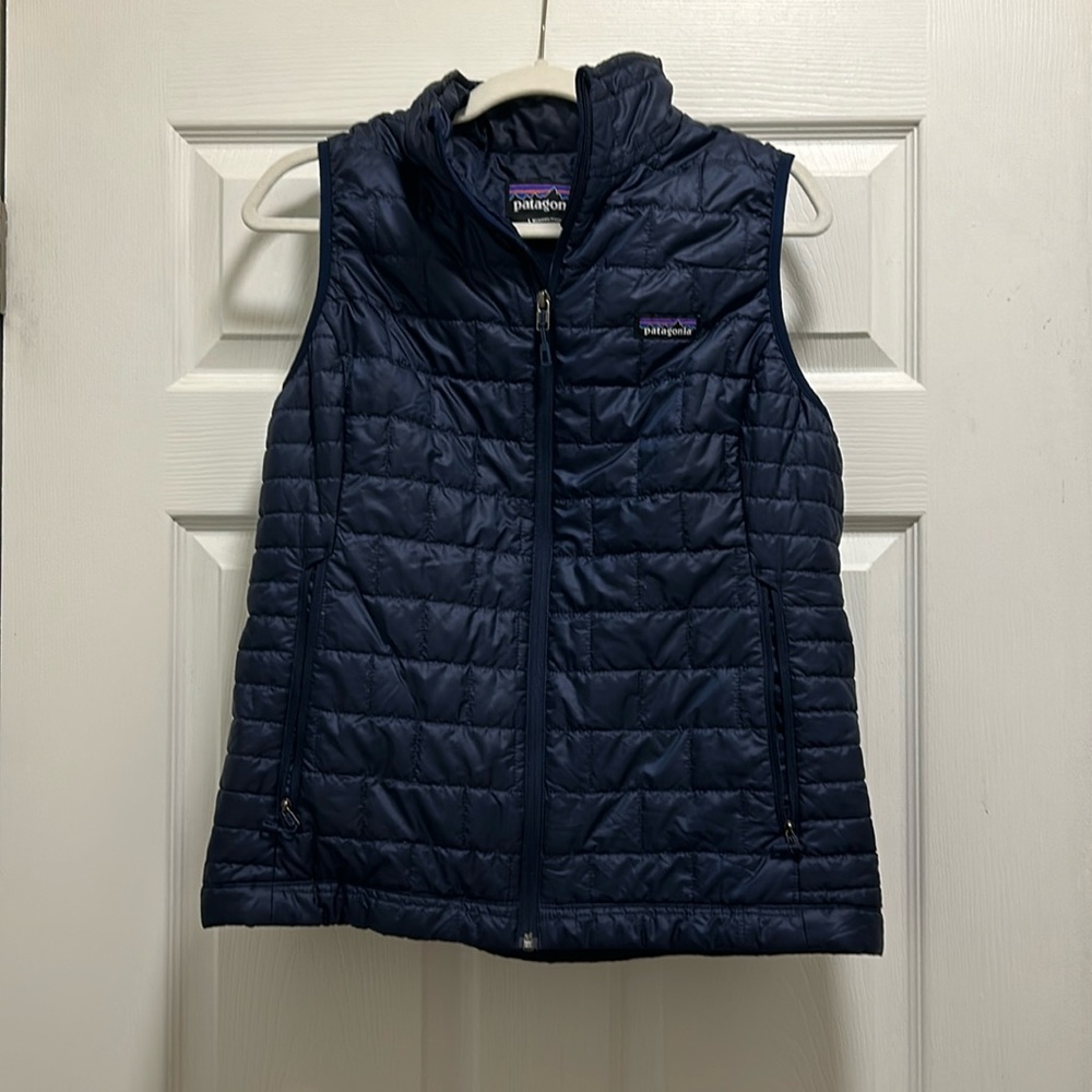 EUC Patagonia Nano Puff Vest. Navy Size Large